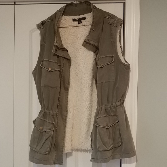 StitchFix TINSELOdensay Cargo Vest - Picture 6 of 10